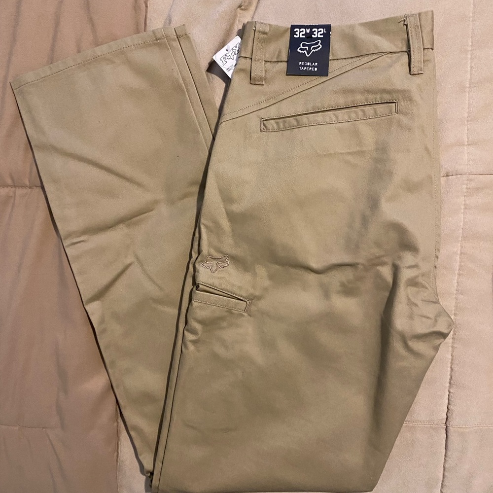 Men’s new with tags Fox khaki pants